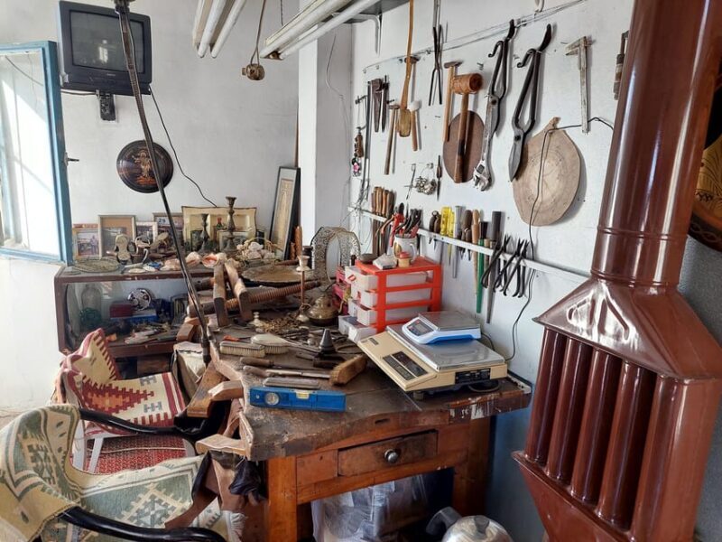 Istanbul Grand Bazaar: From Rooftops to the Secret Passages - Who Should Consider This Tour?