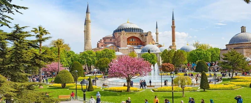 Istanbul: Guided Blue Mosque and Hagia Sophia Tour - The Reality of Visiting These Sites