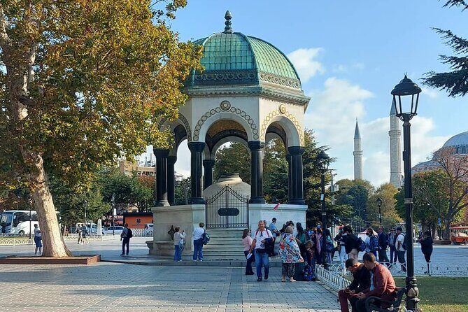 Istanbul Highlights! Blue Mosque, Hagia Sophia, Topkap and More! - An In-Depth Look at the Istanbul Highlights Tour