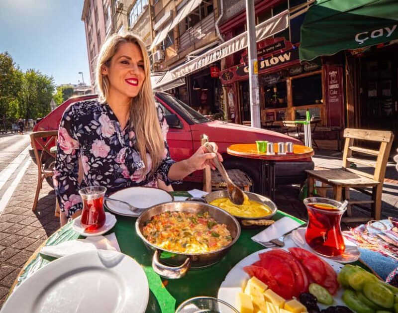 Istanbul: Kadikoy Food Tour with 12+ Delicacies Tastings - Key Points