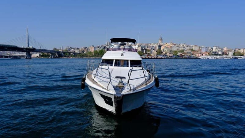 Istanbul: Luxury Yacht on Bosphorus - Key Points
