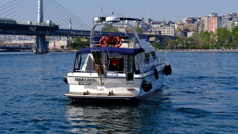 Istanbul: Luxury Yacht on Bosphorus - An In-Depth Look at the Yacht Experience