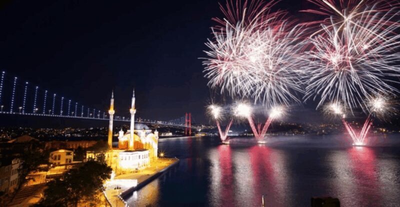 Istanbul: New Year's Eve Bosphorus Cruise Dinner & Party2026 - Key Points