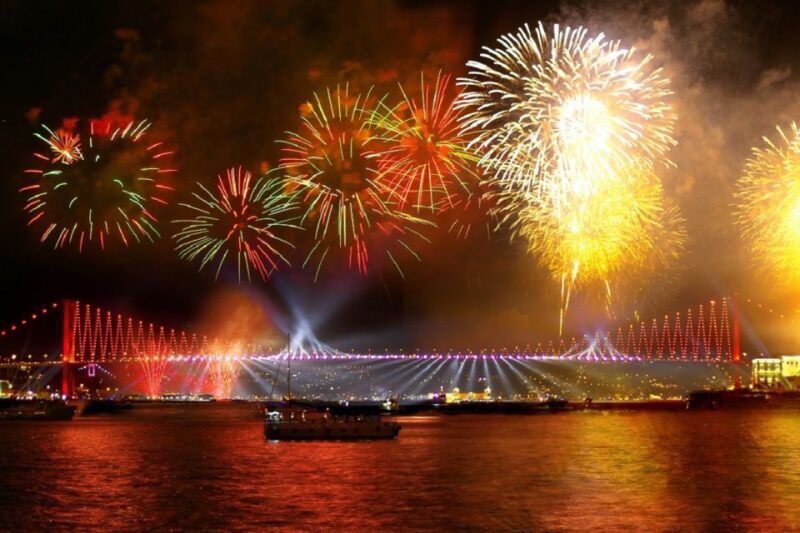 Istanbul: New Year's Eve Cruise Between Two Continents - Key Points