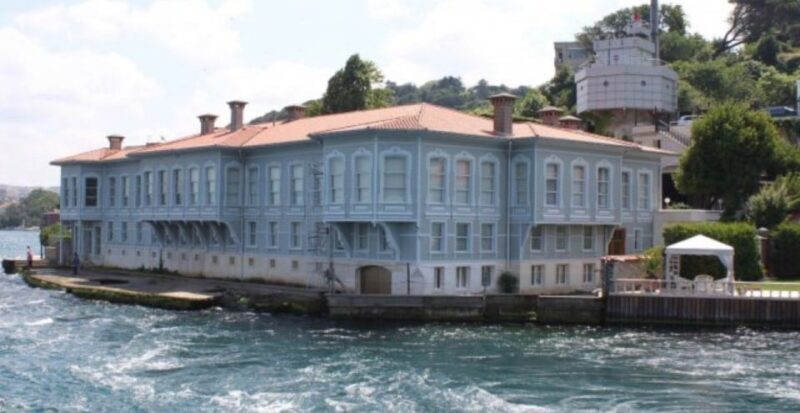 Istanbul: Private Bosphorus Cruise By Luxury Yacht - Who should consider this tour?