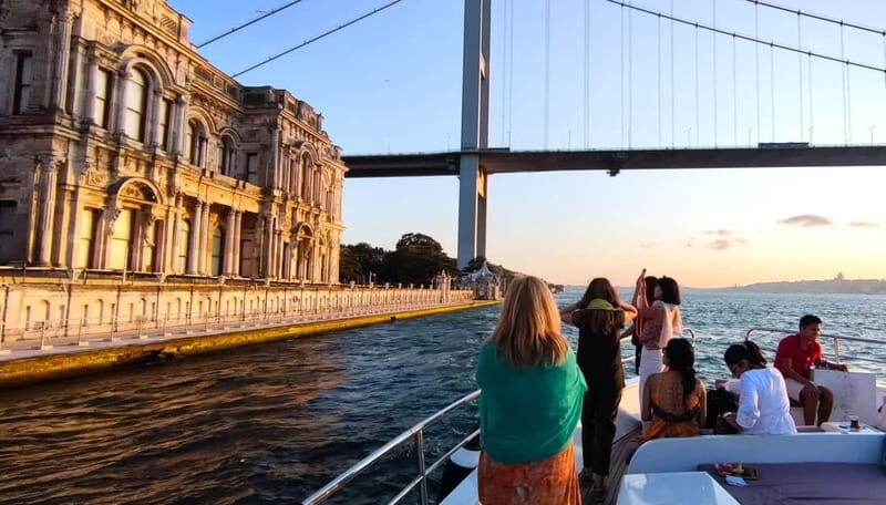 Istanbul: Private Bosphorus Dinner Cruise on a Luxury Yacht - Key Points