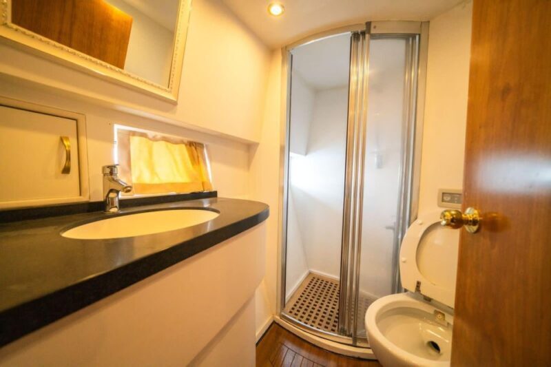 Istanbul: Private Bosphorus Tour on Luxury Yacht w/transfer - Detailed Breakdown of the Experience