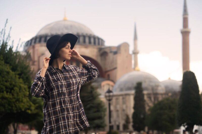 Istanbul: Private photoshoot at Hagia Sophia&Blue Mosque - Key Points