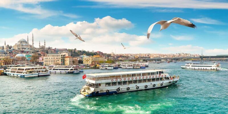 Istanbul: Sultanahmet, Balat, & Bazaars Tour With Cruise - Exploring Istanbul’s Old City, Balat & Bazaars: A Detailed Look at the Private Tour