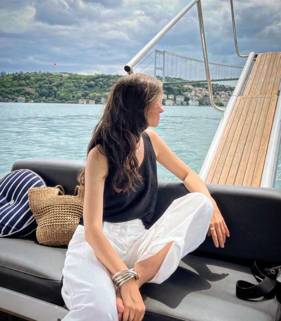 Istanbul: Sunset or Day Small-Group Yacht Cruise with Snacks - Beylerbeyi Palace and the Maiden’s Tower Photo Play