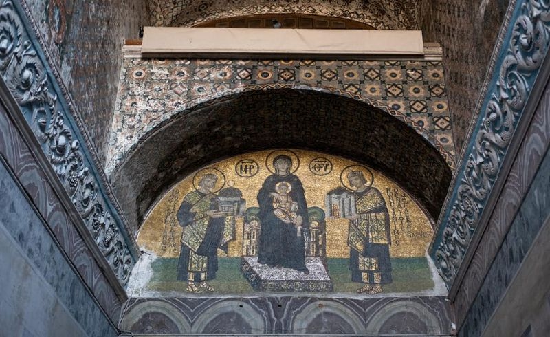 Istanbul: Topkapi, Hagia Sophia and Basilica Cistern Tour - Harem Time: Included Tickets and a Self-Guided 30 Minutes