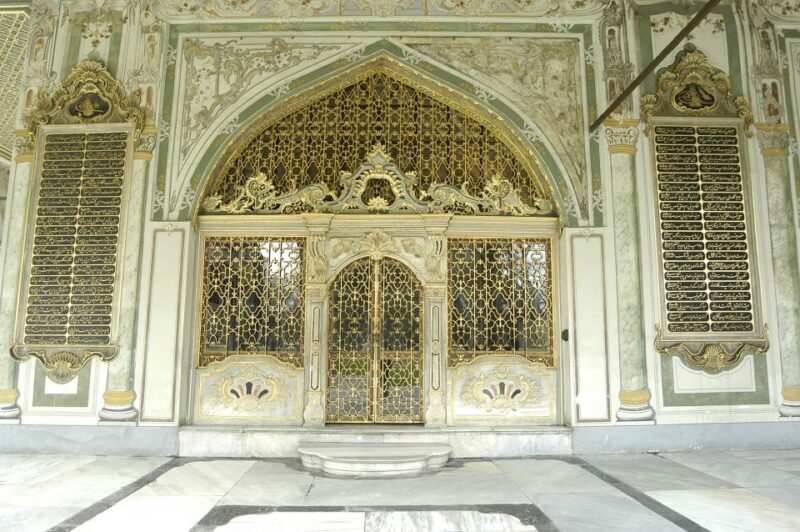 Istanbul: Topkapi Palace and Harem Ticket with Audio Guide - The Inside Scoop on Topkapi Palace
