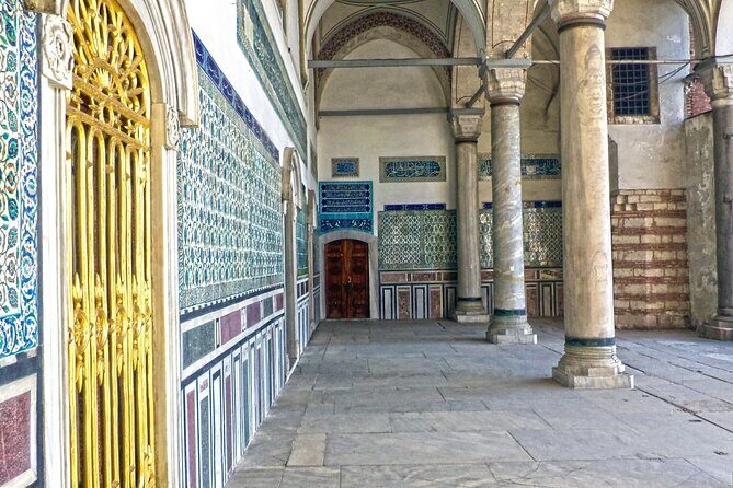 Istanbul: Topkapi Palace Guided Tour and Skip The Line - Who Should Book This Tour?