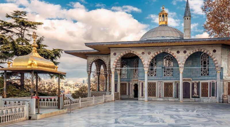 Istanbul: Topkapi Palace Skip-the-Line Ticket & Guided Tour - The Experience on the Ground