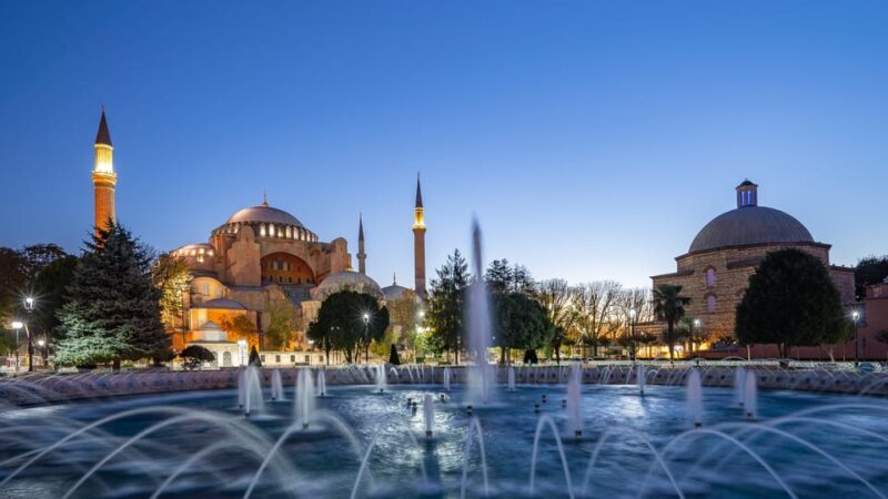 Istanbul: Tour of Hagia Sophia and Blue Mosque By Night - The Atmosphere and Visual Experience