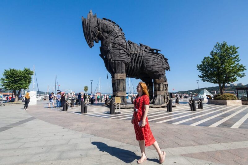 Istanbul: Troy Guided Bus Tour with Ferry Tickets & Lunch - Key Points