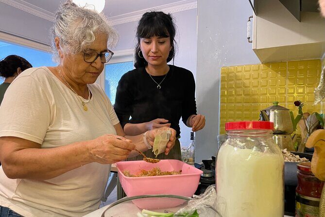 Istanbul Vegan/Vegeterian Cooking Class with Locals at Home - Why This Tour Works Well
