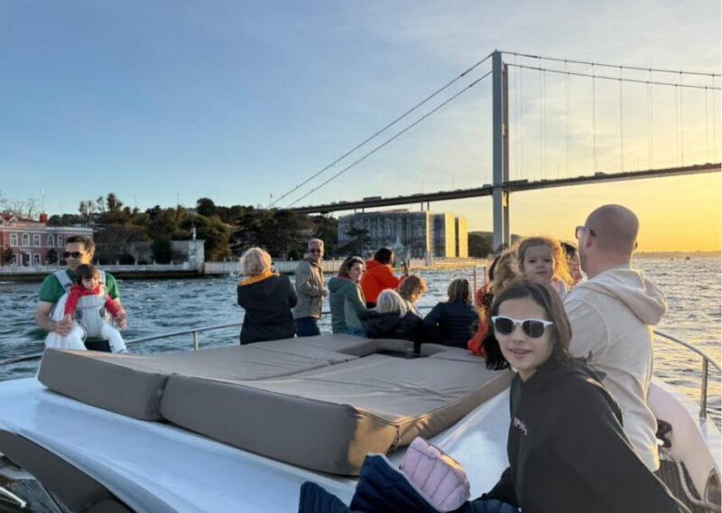 Istanbul:Golden Horn&Bosphorus Sunset Cruise on Luxury Yacht - The Experience in Detail