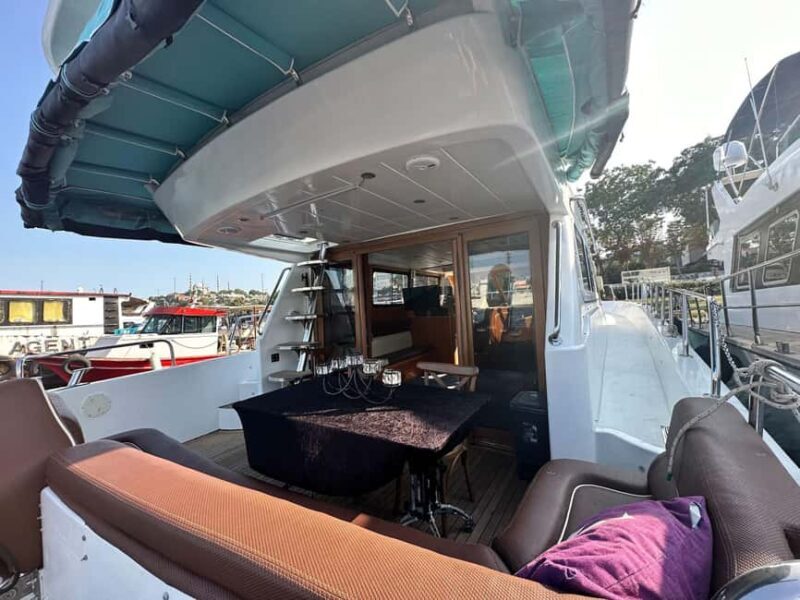 Istanbul:Private Yacht Cruise with Maiden's Tower Visit - Key Points