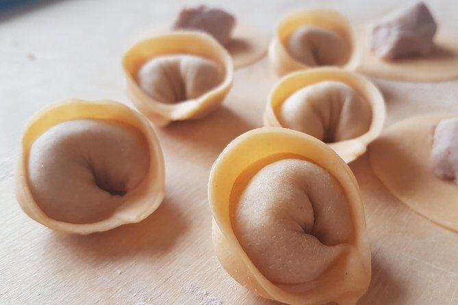 Italian Cocktail + Art of Making Pasta Cooking Class In Unique Milan Location - FAQ