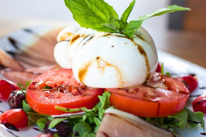 Italian Pasta & Salad Class in Austin (Includes 3-Course Meal) - Atmosphere and Group Dynamics