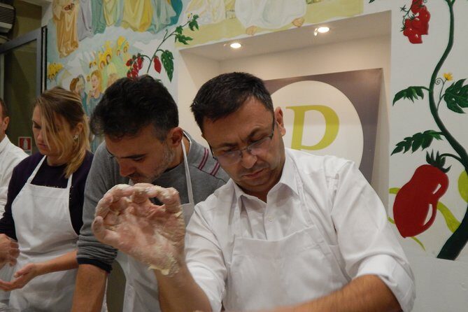Italian Pizza Cooking Class with Chef Francesco in Padova - Who Should Consider This Experience?