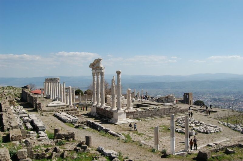Izmir: Pergamum Tour with Private Guide & Van - What to Expect from the Pergamon Tour