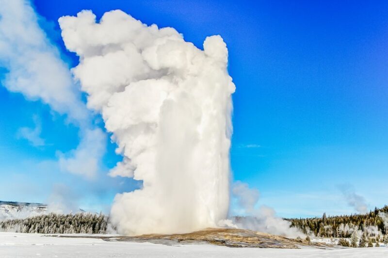 Jackson: 2-Day Yellowstone National Park Tour with Lunches - Key Points