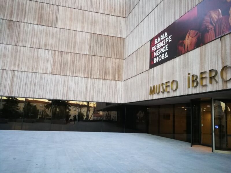 Jaén: Iberian Museum and Provincial Museum Entry and Tour - Starting Point: International Museum of Art Íbero