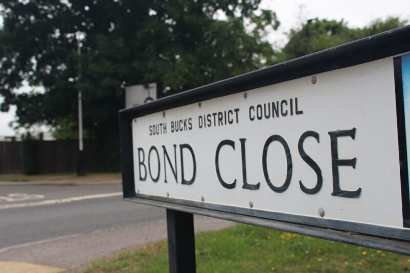 James Bond Classic Tour from London - An In-Depth Look at the James Bond Tour