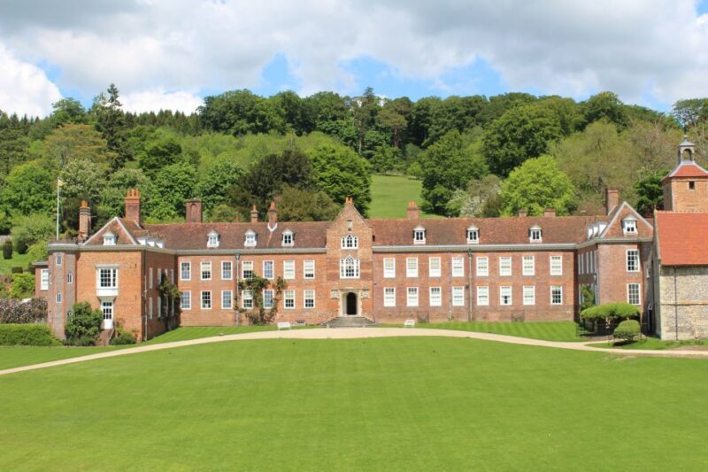 James Bond Classic Tour from London - Who Should Consider This Tour?