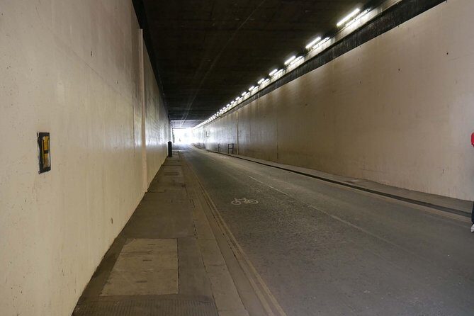 James Bond Coach Tour of London - The Itinerary: What Can You Expect?