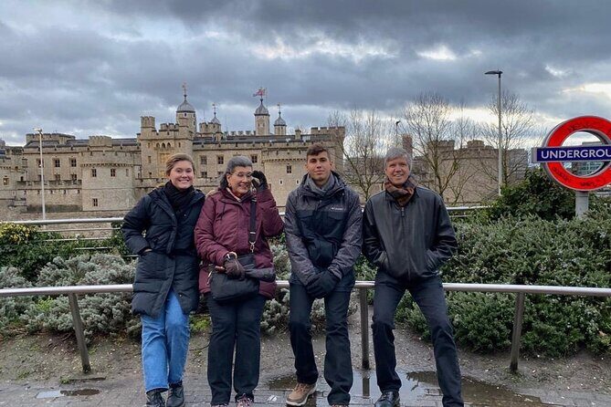 James Bond Ultimate Spy Taxi Tour - Pros and cons