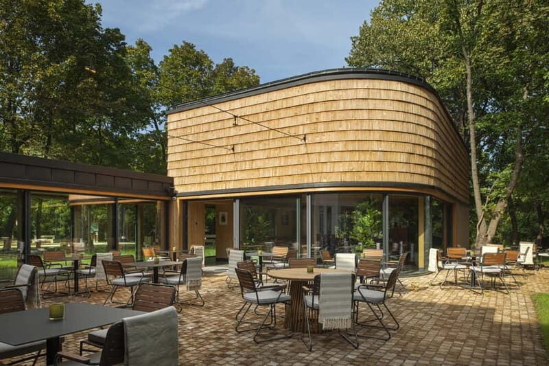 János Hill Sightseeing with Traditional Lunch: Normafa Síház - Key Points