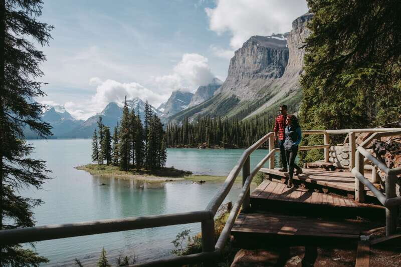 Jasper: Sightseeing Tour with Maligne Lake Cruise - Key Points