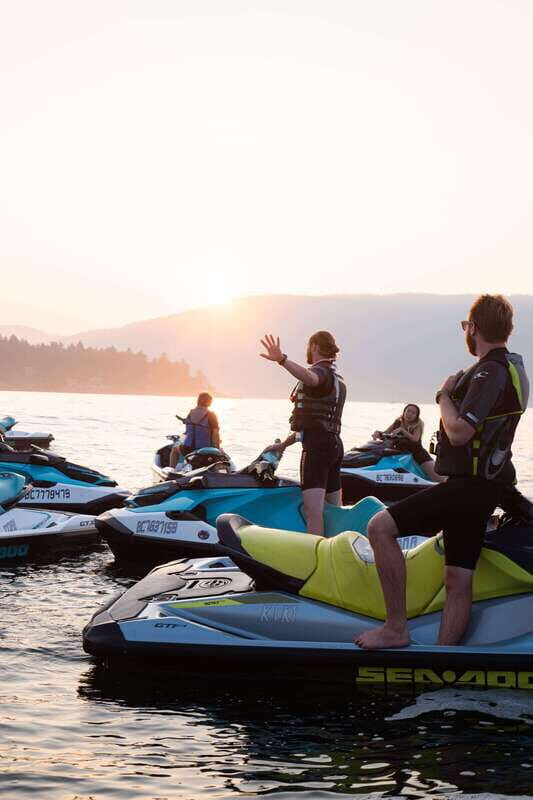 Jetski to Bowen Island, incl beer, wine, coffee or icecream - Key Points