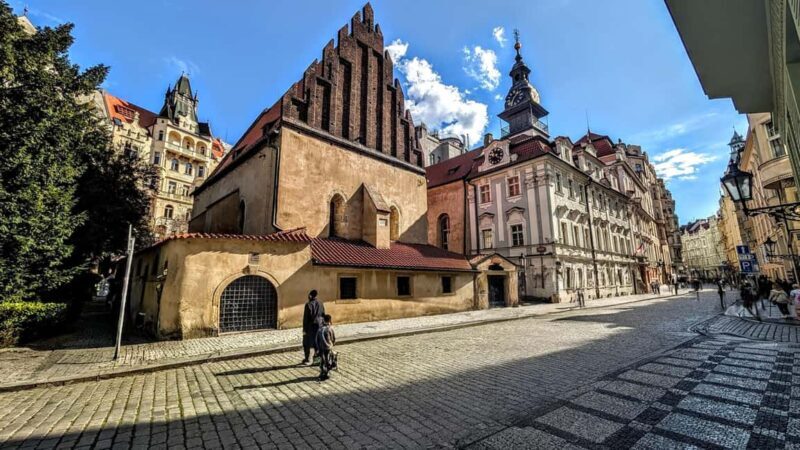 Jewish Prague: Guided Tour with Synagogues & Cemetery Entry - What to Expect from a Visitor’s Perspective