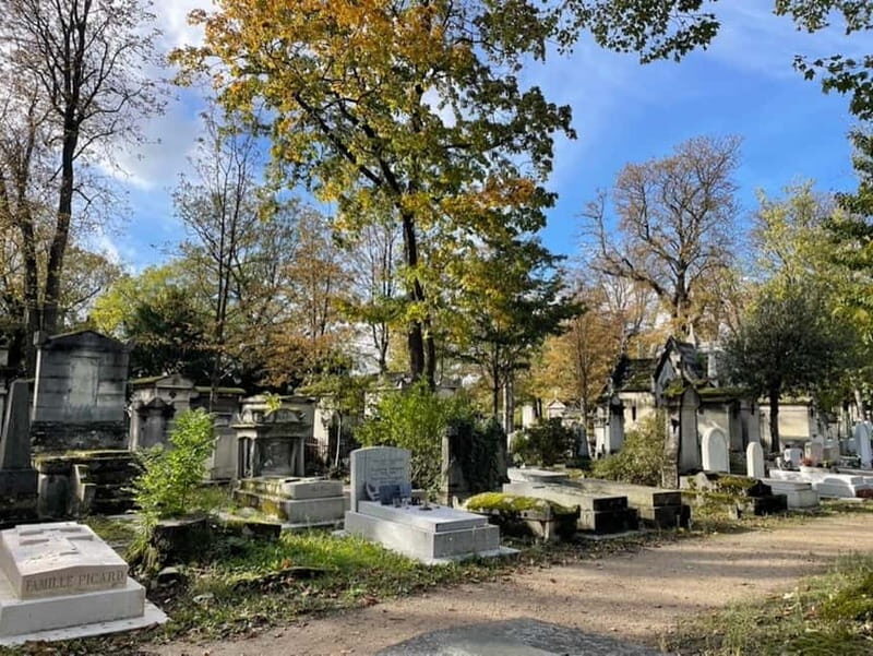 Join a small group tour of the Père Lachaise cemetery in Italian - What You Can Expect from the Tour