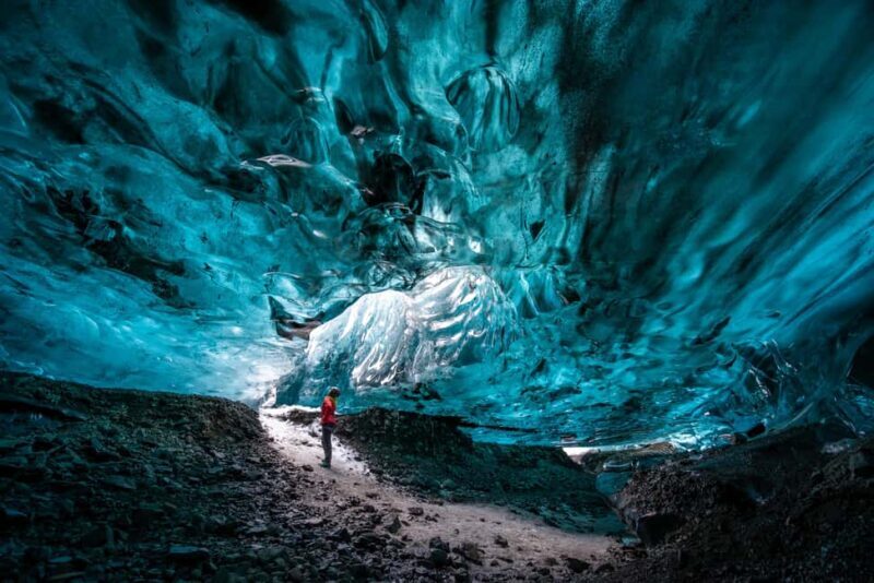 Jökulsárlón: Glacier Hike to a Remote Ice Cave - An In-Depth Look at the Tour