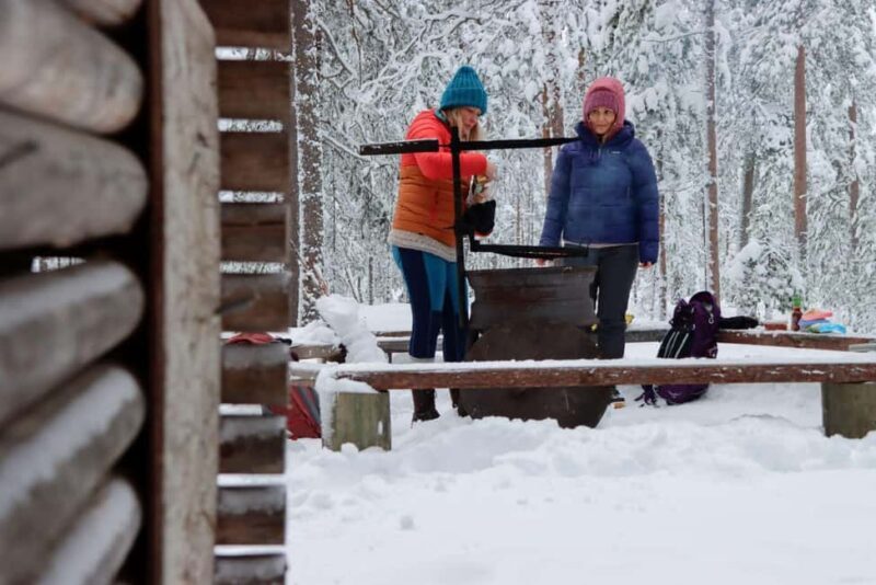 Jyvaskyla: Snowshoeing Tour with Campfire Snack - Exploring the Finnish Winter: Snowshoeing with a Campfire Snack in Jyvaskyla