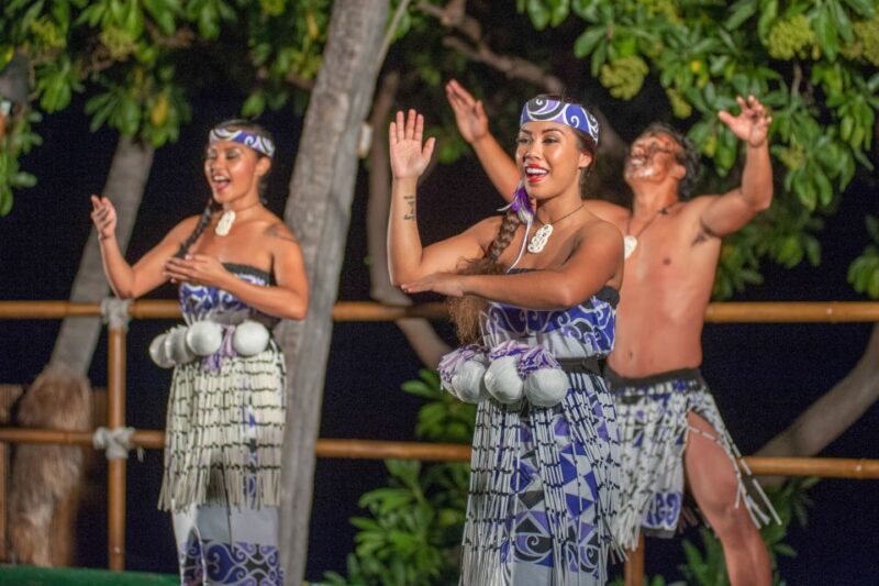 Kailua-Kona: Voyagers of the Pacific Luau with Buffet Dinner - Key Points