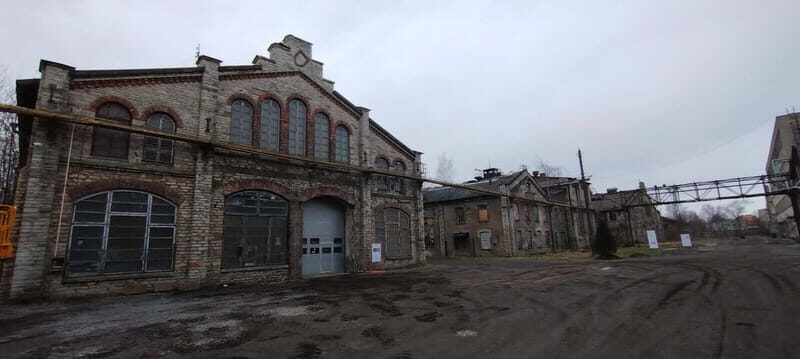 Kalamaja: Wooden Homes to Factories Engineer Walking Tour - Practical Details and What to Expect