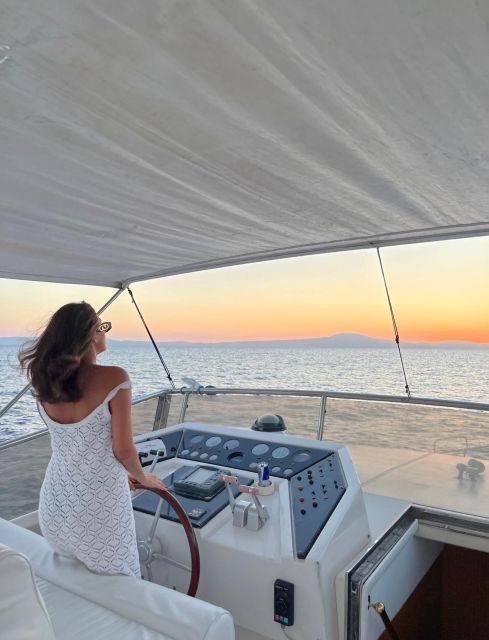Kalamata: 2-hour Sunset cruise with local wine& fruit salads - Key Points
