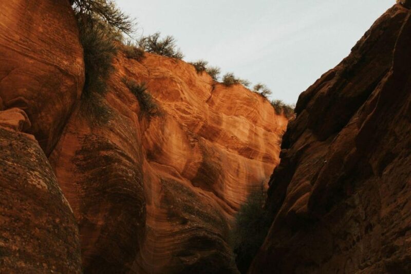 Kanab: Peekaboo Slot Canyon Off-Road Tour - Walking Through Peekaboo Slot Canyon
