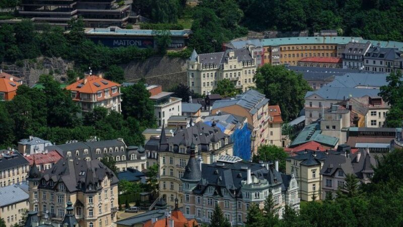 Karlovy Vary: Private Walking Tour - The Hot Springs and Spa Culture