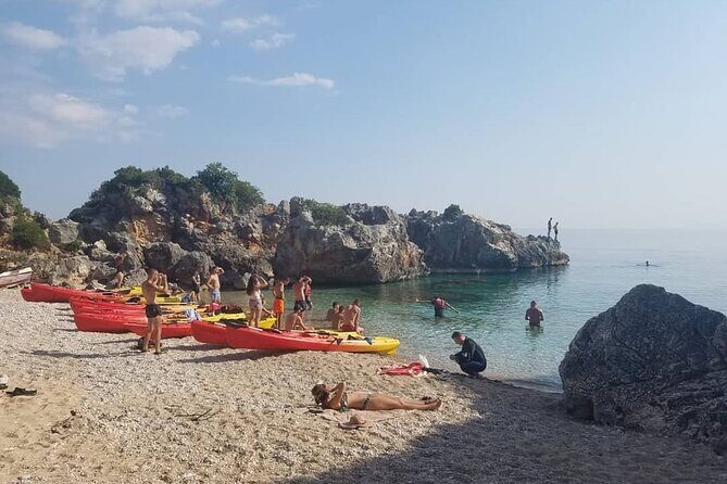 Kayak day in the coastline - Key Points