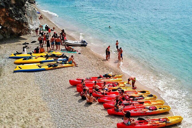 Kayak day in the coastline - The Guide and Group Size