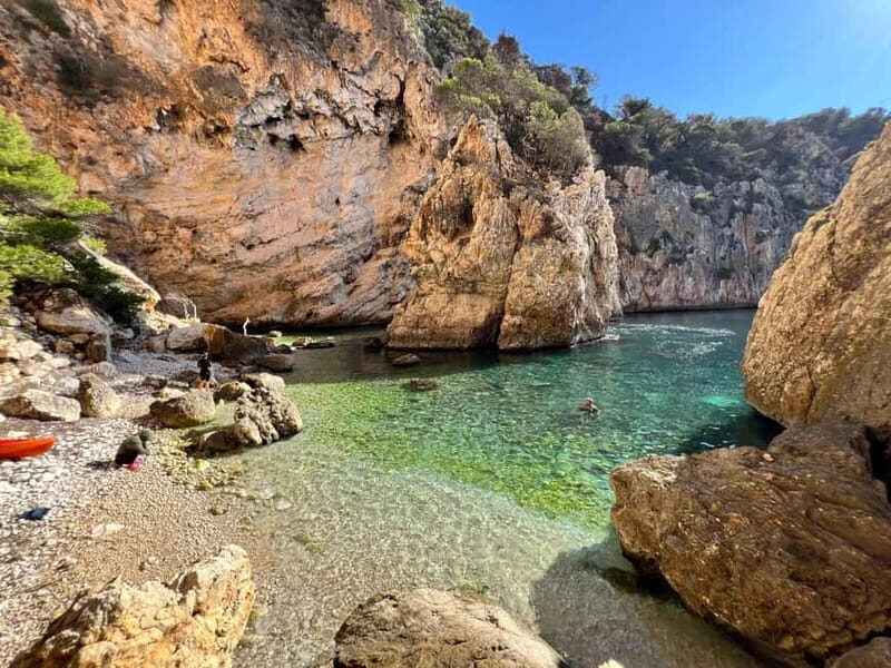 Kayak Granadella Excursión Guiada en Cuevas y Cala en Caló - FAQ