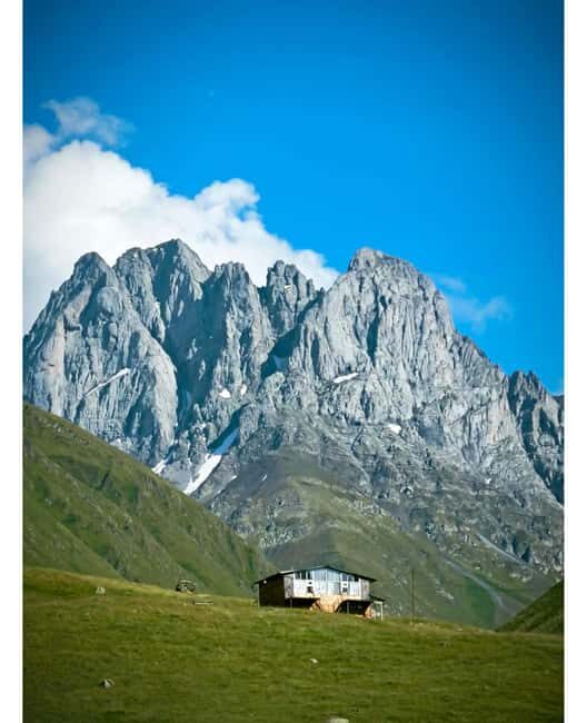 Kazbegi: 1-Day Guided Bike Trip to Juta (Chaukhi Massif) - An In-Depth Look at the Kazbegi Bike & Hike Day Trip