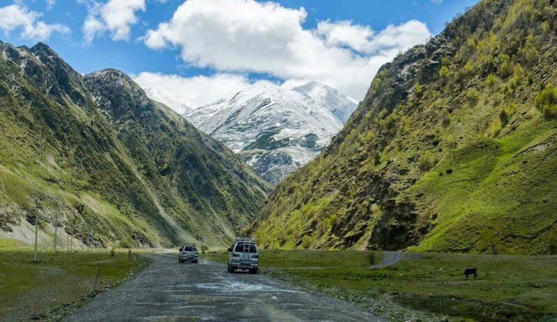 Kazbegi: Juta Valley Day Trip with 4WD Transport - The Value of This Experience